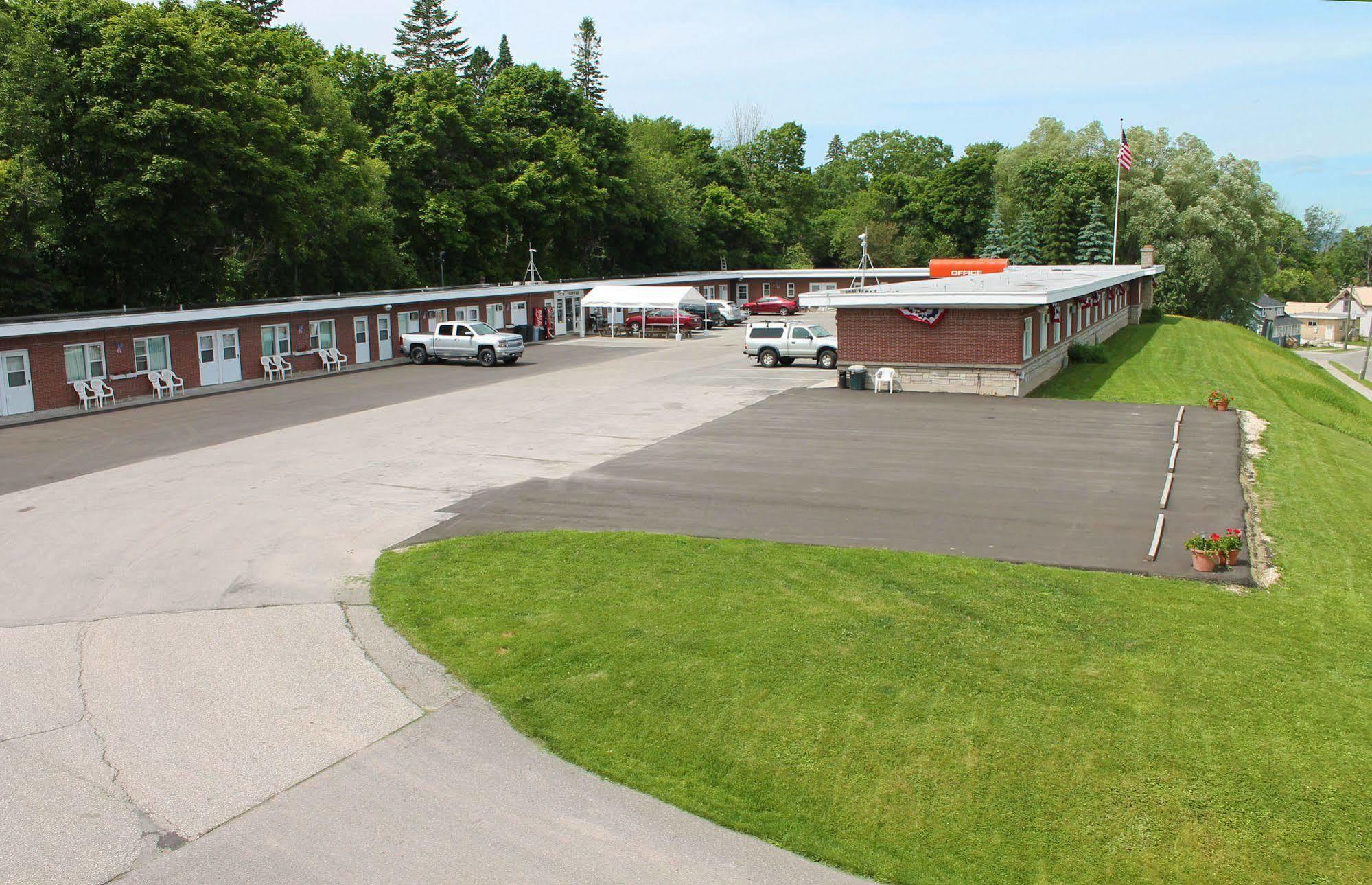Budget Host Crestview Inn Sault Ste. Marie Exterior foto