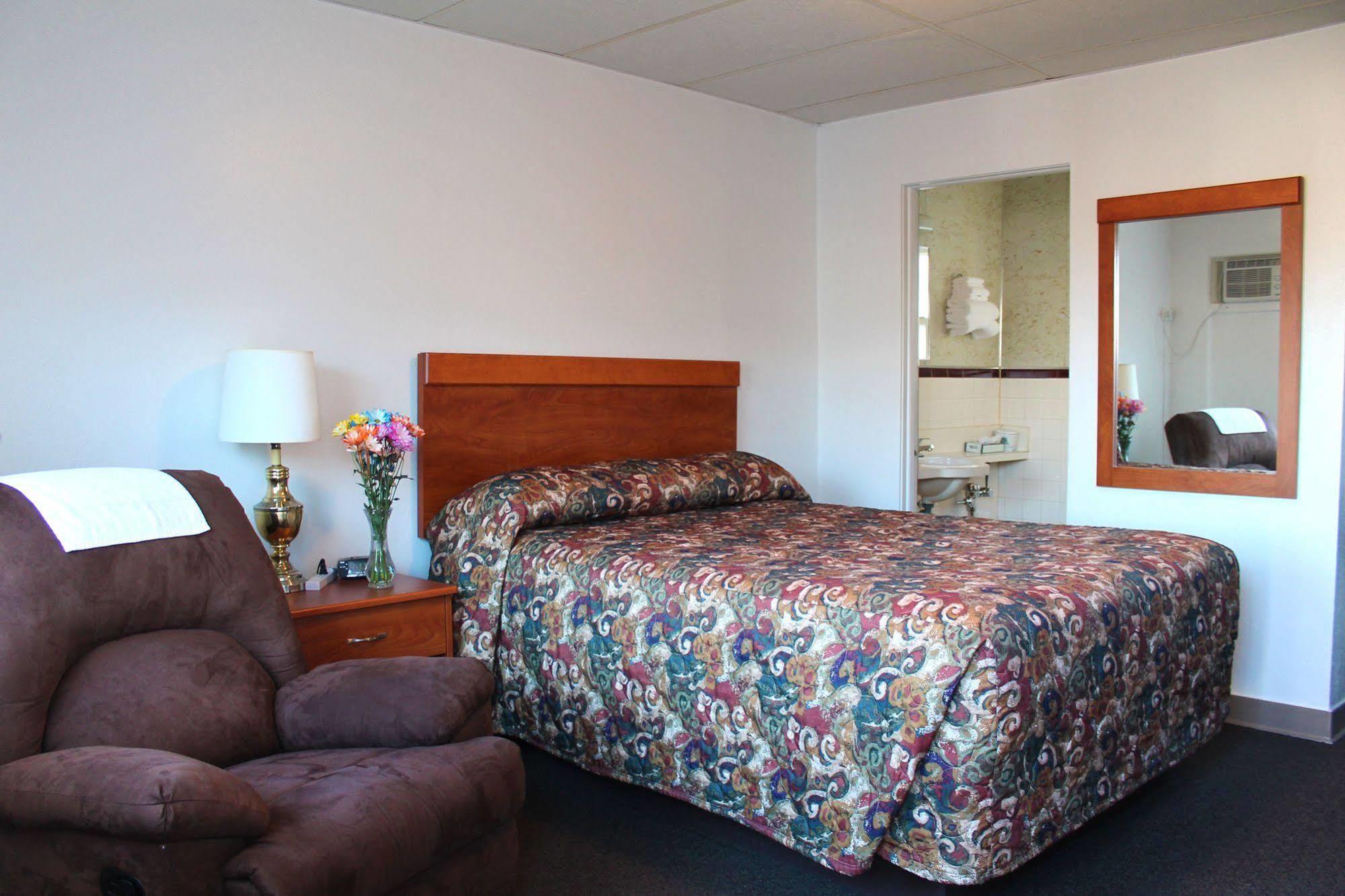 Budget Host Crestview Inn Sault Ste. Marie Exterior foto
