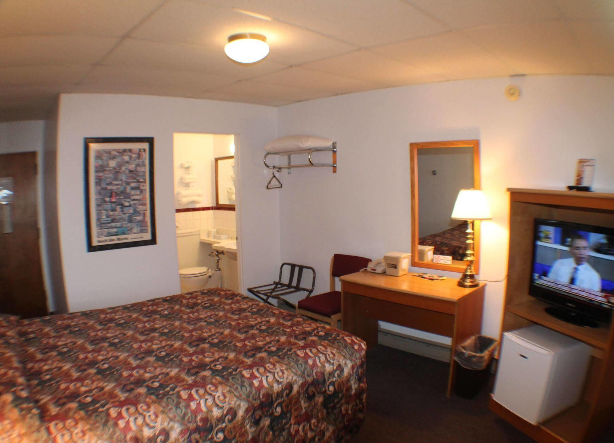 Budget Host Crestview Inn Sault Ste. Marie Exterior foto